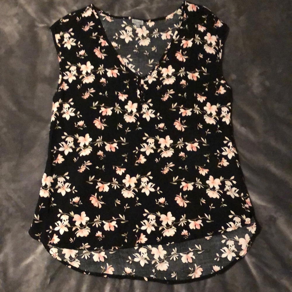 Kismet Sleeveless high-low top